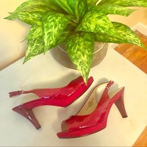 Heels, deep red, beautiful shoe